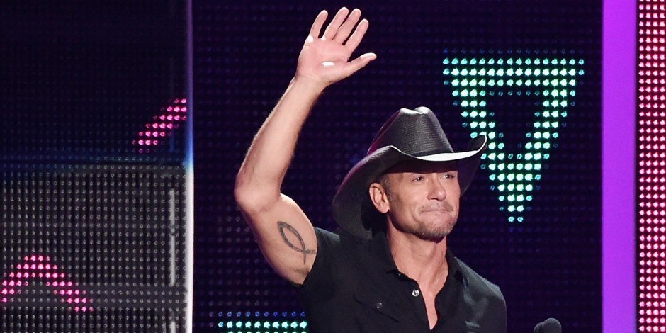 Tim McGraw’s ‘Humble and Kind’ Named Video of the Year at 2016 CMT Music Awards
