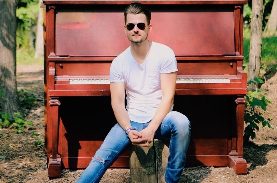 This or That with Chase Bryant: Boots & Hearts Edition