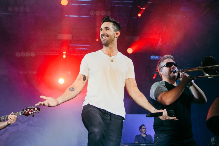 Jake Owen Brings the ‘Love’ To Boots & Hearts