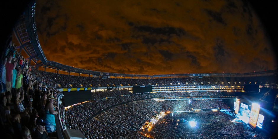 Kenny Chesney Spreads the Love with 56,000+ at MetLife Stadium