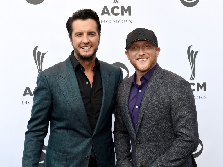 PHOTOS: 10th Annual ACM Honors – Red Carpet Arrivals