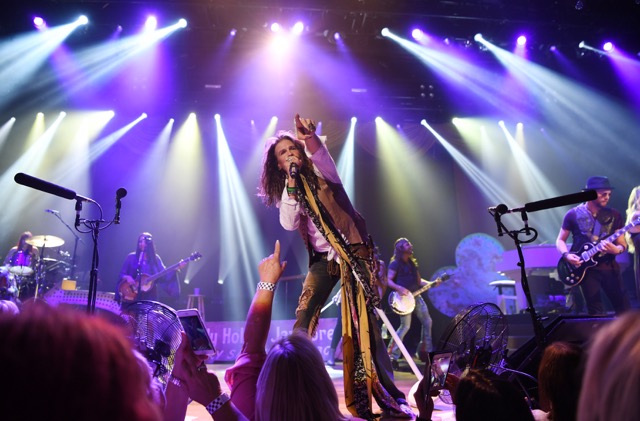 Steven Tyler Rocks Packed Show in Nashville’s Ryman Auditorium