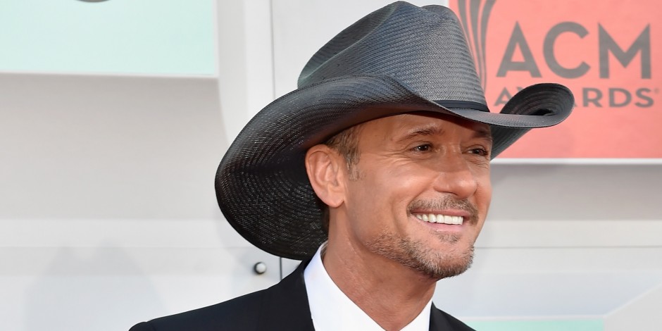 Tim McGraw Surprises Fan at Wedding for Daddy-Daughter Dance