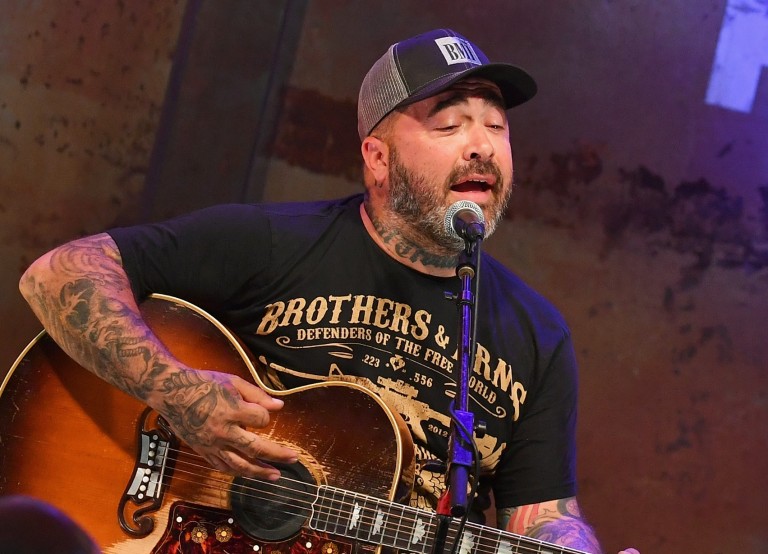 Aaron Lewis Clarifies, But Stands By, Critical Comments of Fellow Country Stars