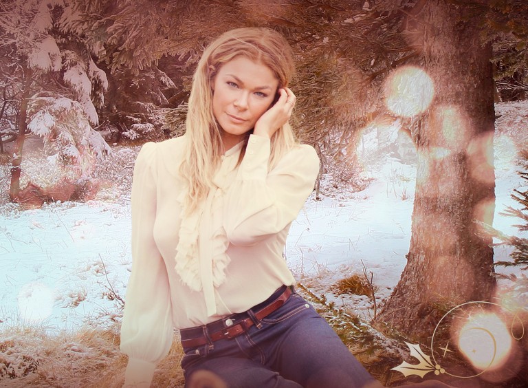 LeAnn Rimes to Re-Release ‘Today is Christmas,’ Embark on Holiday Tour