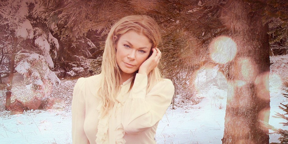 LeAnn Rimes to Re-Release ‘Today is Christmas,’ Embark on Holiday Tour