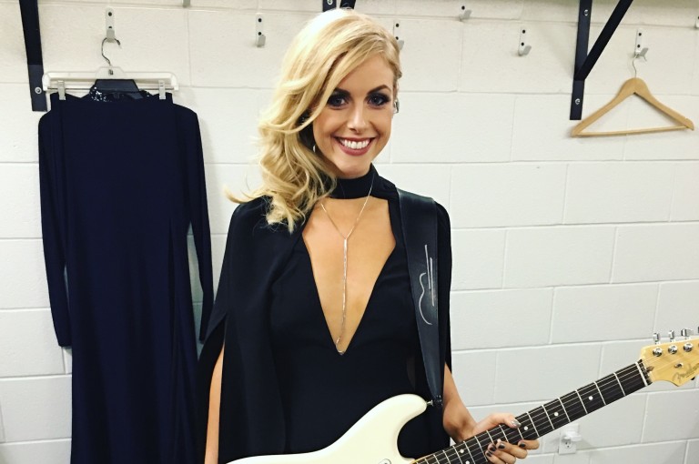 Exclusive Photo Diary: Lindsay Ell Attends the 2016 CCMAs