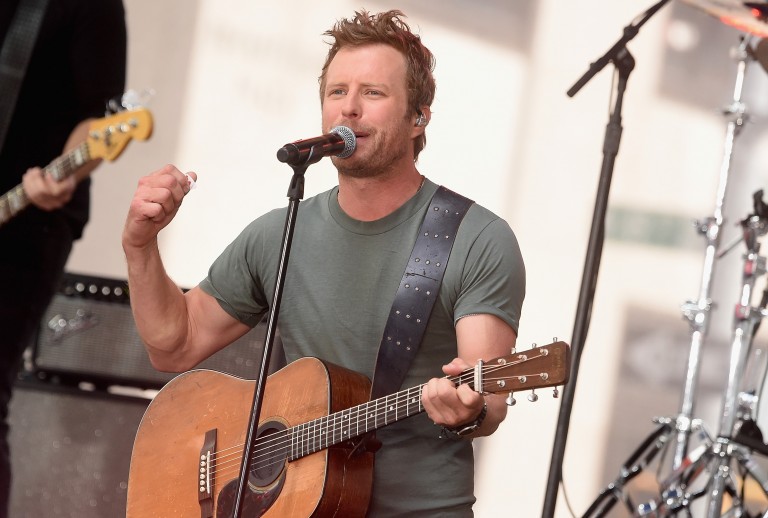 Dierks Bentley to Play Free Show Prior to 50th Annual CMA Awards