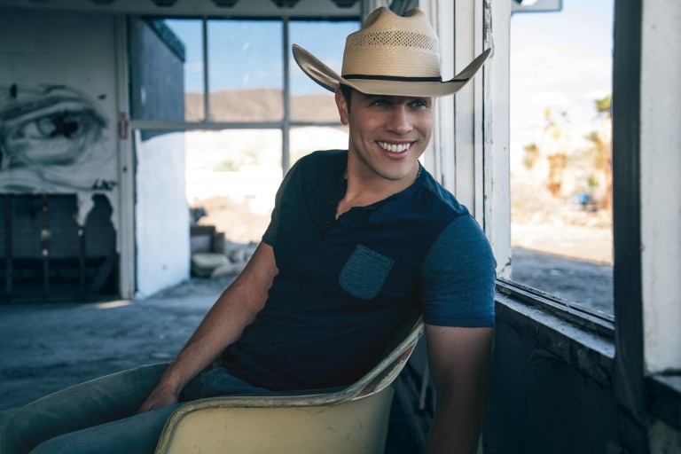 Dustin Lynch Scores Fourth Chart-Topping Single with ‘Seein’ Red’