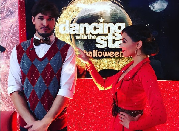 Jana Kramer Gets Jazzy with Partner on ‘Dancing with the Stars’