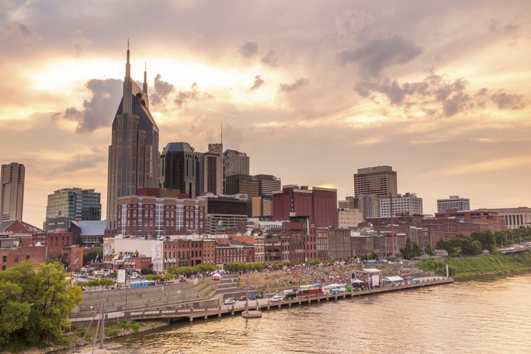 5 Reasons Why You Need to Travel to Nashville for the CMA Awards in 2017
