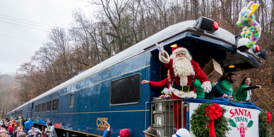 Darryl Worley Boards the Santa Train to Deliver Christmas Cheer