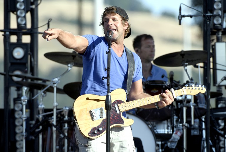 Billy Currington’s New Years Resolution is to Exercise… His Songwriting Muscle