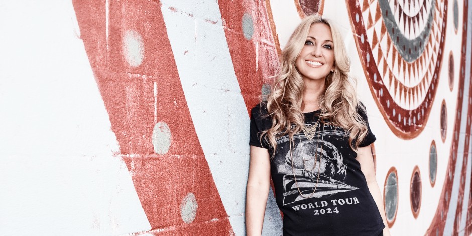 Lee Ann Womack’s Version of  ‘Oh Come, All Ye Faithful’ Will Give You Chills
