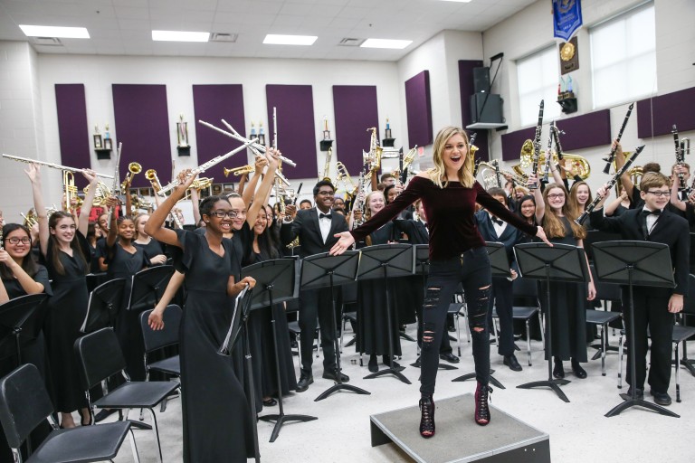 Kelsea Ballerini Helps the CMA Foundation Donate $1 Million to Nashville Public Education Foundation for Music Education