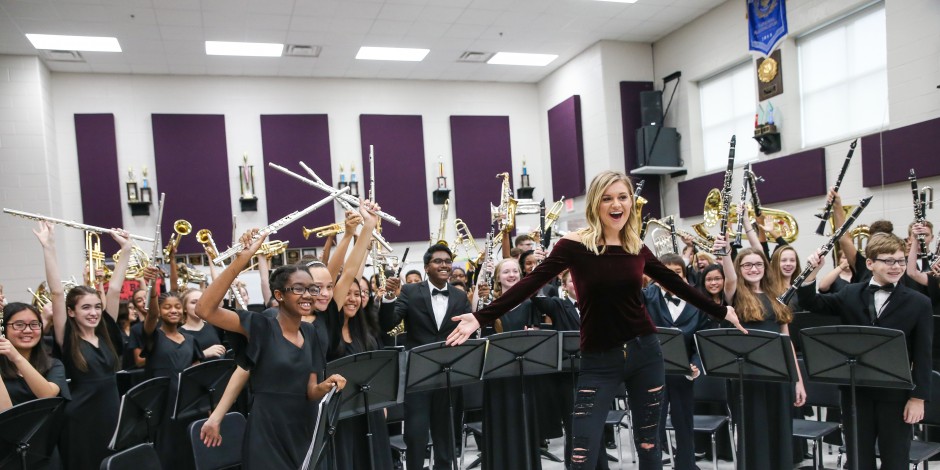 Kelsea Ballerini Helps the CMA Foundation Donate $1 Million to Nashville Public Education Foundation for Music Education
