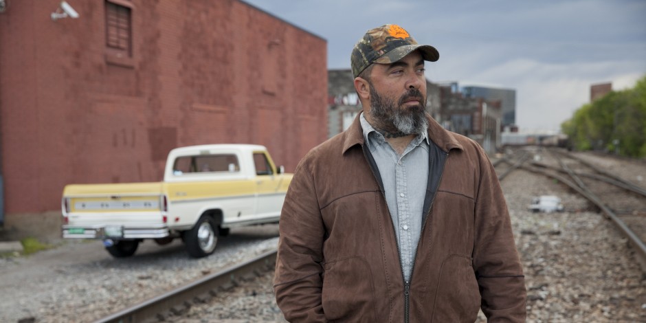 Aaron Lewis Honors Troops With New Song, ‘Folded Flag’