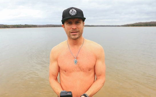 Dierks Bentley Finally Dives in on Lake Jump for 2017