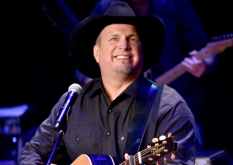 Garth Brooks Explains Why He’s Not Performing at Donald Trump’s Inauguration