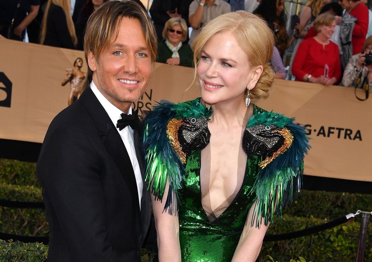 Nicole Kidman and Keith Urban Pack on PDA During SAG Awards Red Carpet