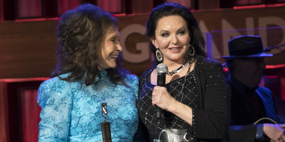 Crystal Gayle Inducted into Grand Ole Opry by Sister Loretta Lynn