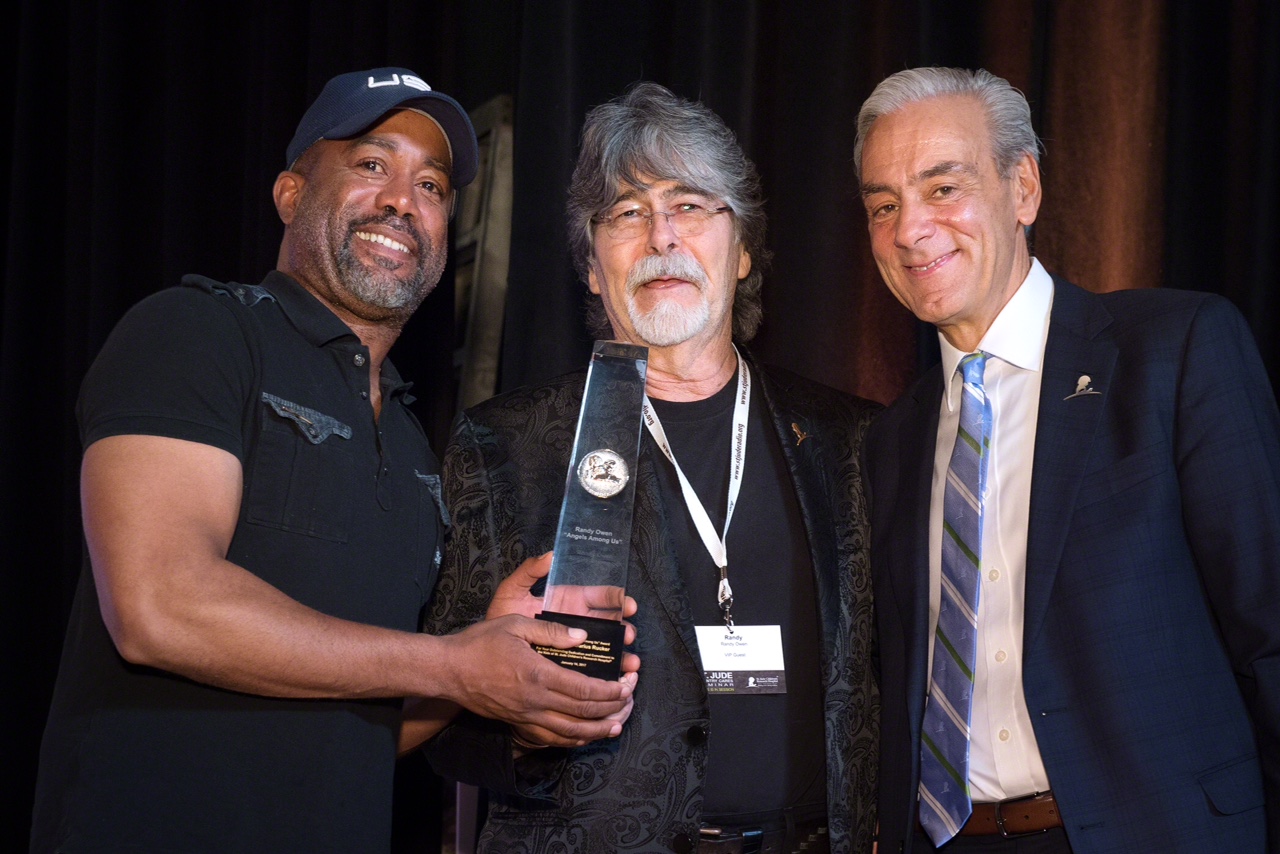 St. Jude Children’s Research Hospital Honors Darius Rucker with Randy Owen Angels Among Us Award