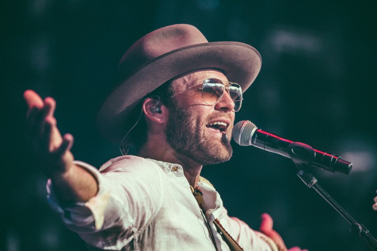 Mix It Up With Drake White’s Favorite Summer Libations