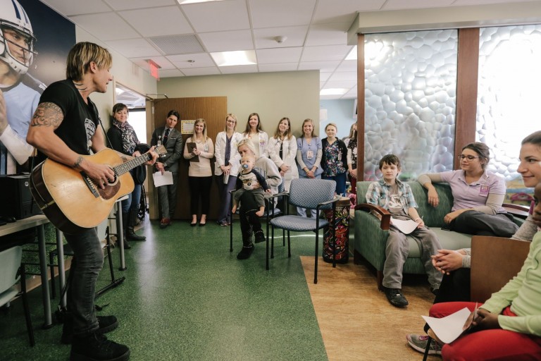 Keith Urban Surprises Children at Nashville Hospital for 10th Anniversary of Musicians on Call