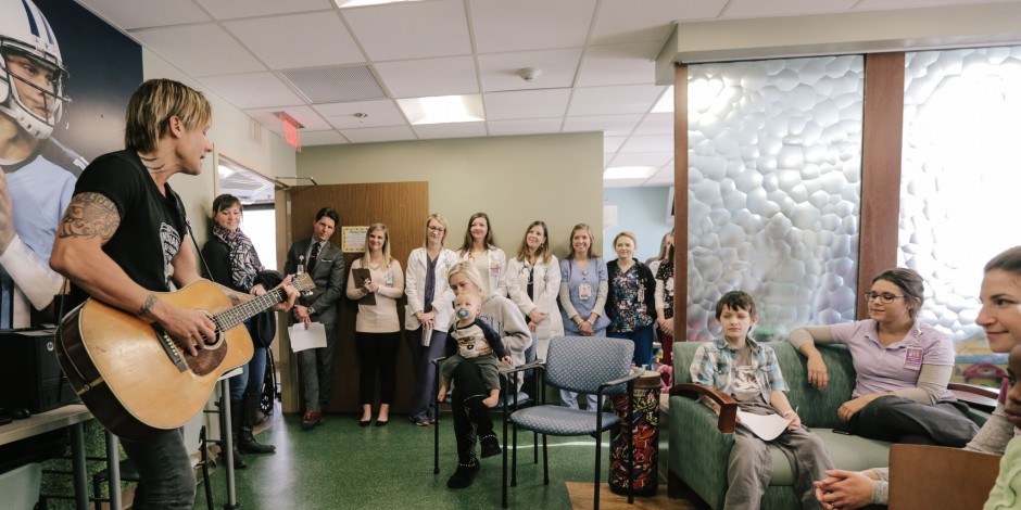 Keith Urban Surprises Children at Nashville Hospital for 10th Anniversary of Musicians on Call