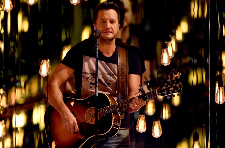Luke Bryan Slows Things Down with ‘Fast’ Performance at ACM Awards