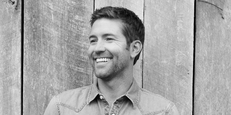 Josh Turner Embraces His Small Town Upbringing