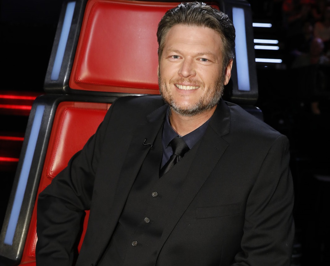 Blake Shelton Preparing for Kelly Clarkson to Talk His Ear Off on ‘The Voice’