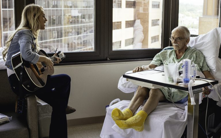 Brooke Eden and Musicians on Call Bring Music to Vanderbilt Medical Center Patients