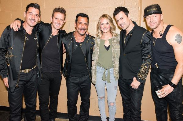 Carrie Underwood Makes Surprise Performance at New Kids on the Block Concert