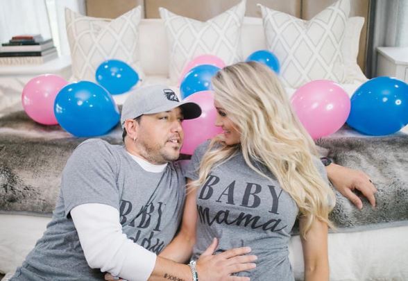Jason Aldean and Brittany Kerr: Pregnant