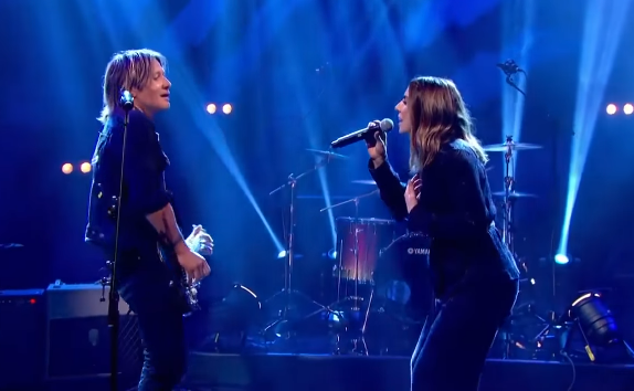 Keith Urban ‘Spices’ Up ‘The Fighter’ Performance with Spice Girls’ Melanie C