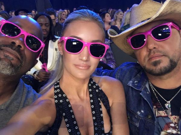 2017 CMT Music Awards – Best Instagram Moments From Your Favorite Country Stars