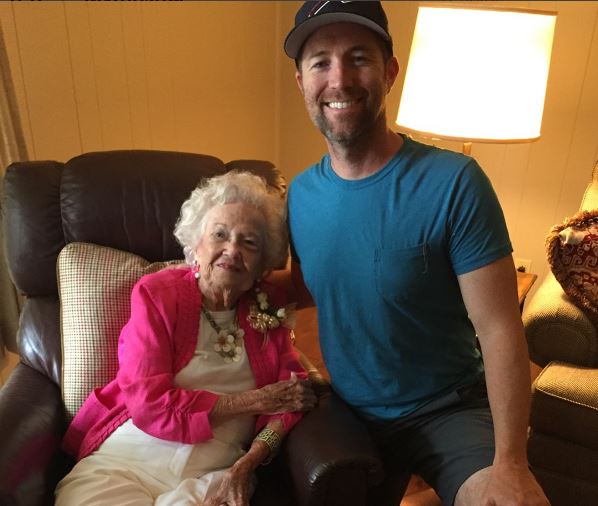 Josh Turner Celebrates Grandmother-In-Law’s 100th Birthday