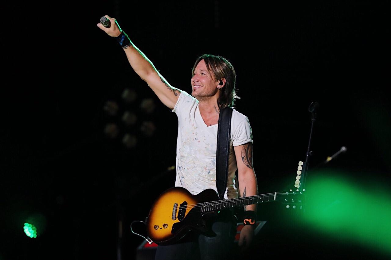 Keith Urban Plans On a Relaxing Day at Home for Father’s Day