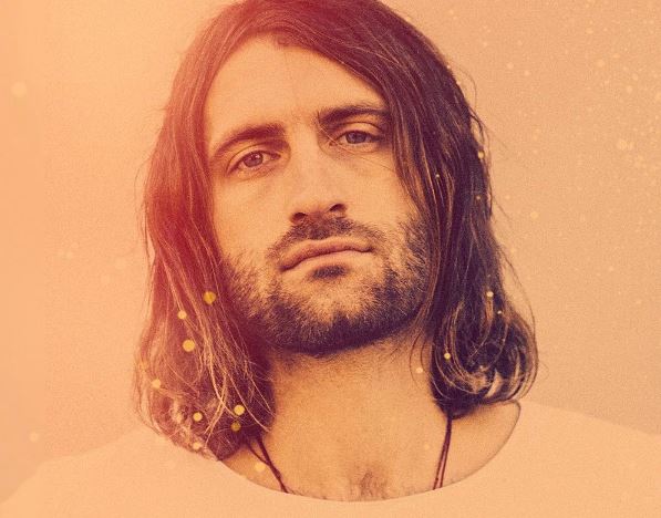 Find ‘Love In A Bar’ With Ryan Hurd’s New Single
