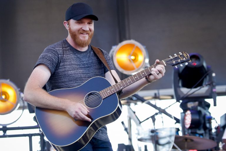 Why Eric Paslay Enjoys the Festival Atmosphere
