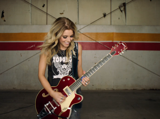 Lindsay Ell Jams in ‘Waiting on You’ Music Video