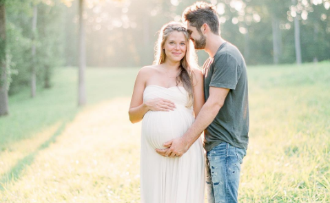 Thomas Rhett Reveals Wife’s Pregnancy Cravings