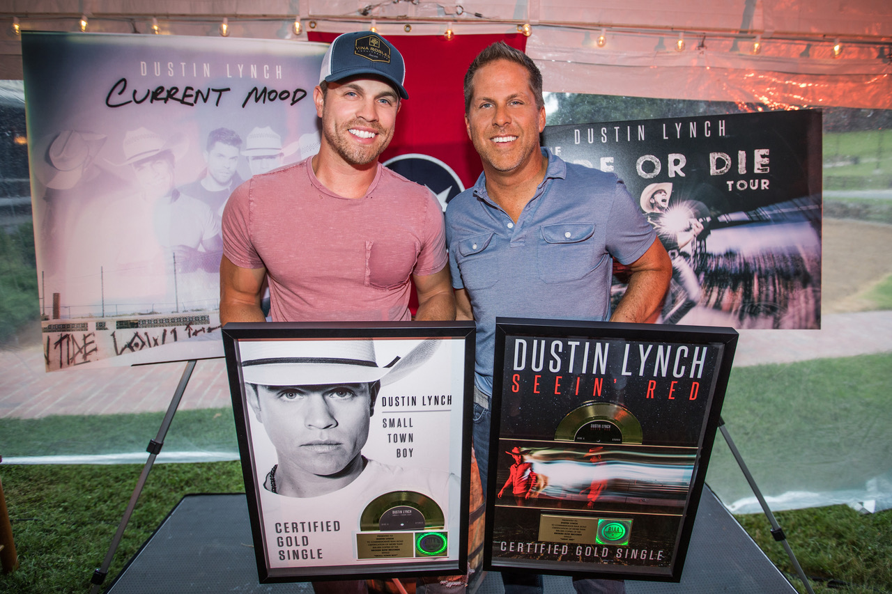 Dustin Lynch Unveils New Sound at ‘Current Mood’ Album Listening Party