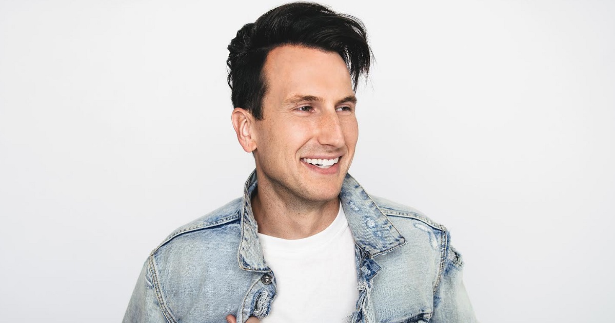 FB Russell Dickerson-1509653504