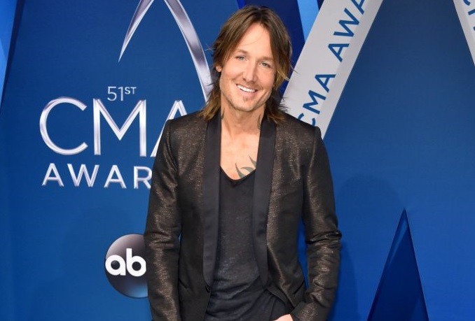 Keith Urban Takes Home CMA Single of the Year Award for ‘Blue Ain’t Your Color’