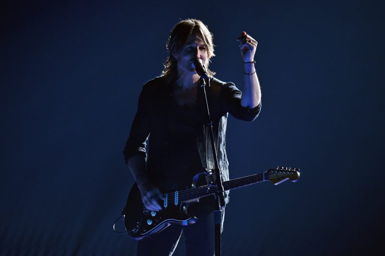 Keith Urban Debuts ‘Female’ with Compelling CMA Awards Performance