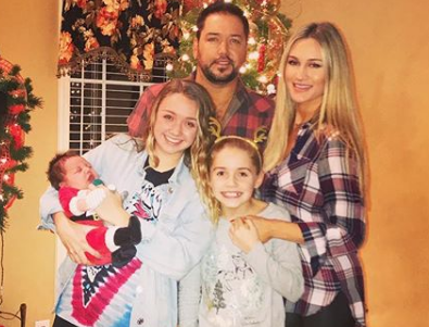 Jason Aldean and ‘Crew’ Celebrate First Christmas as a Family of Five