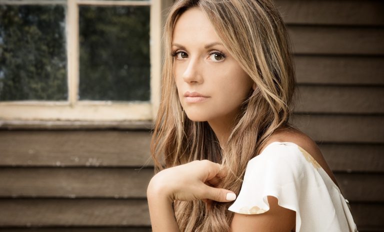 Carly Pearce: The Cover Story