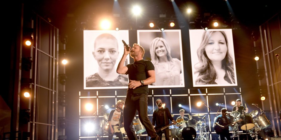 Dierks Bentley Delivers Anthemic Performance of ‘Woman, Amen’